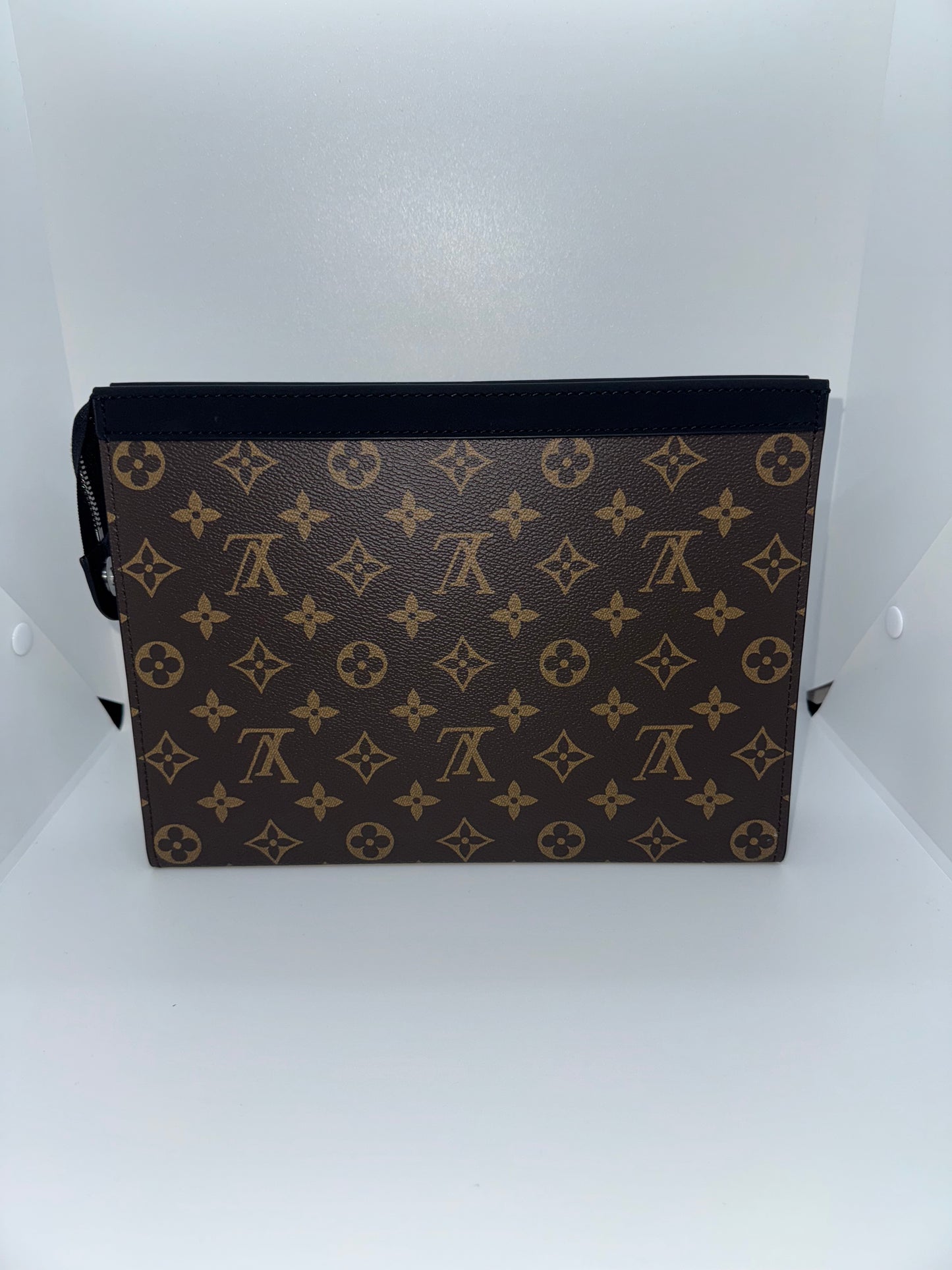 LV Pouch Pochette Voyage MM