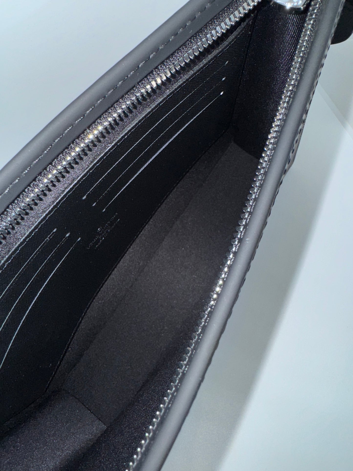 LV pouch Pochette Voyage MM
