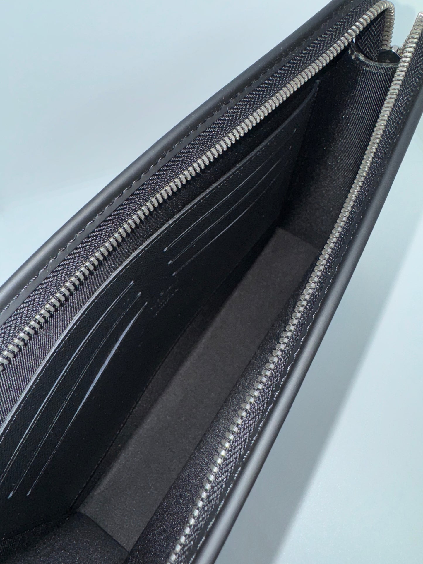 LV pouch Pochette Voyage MM