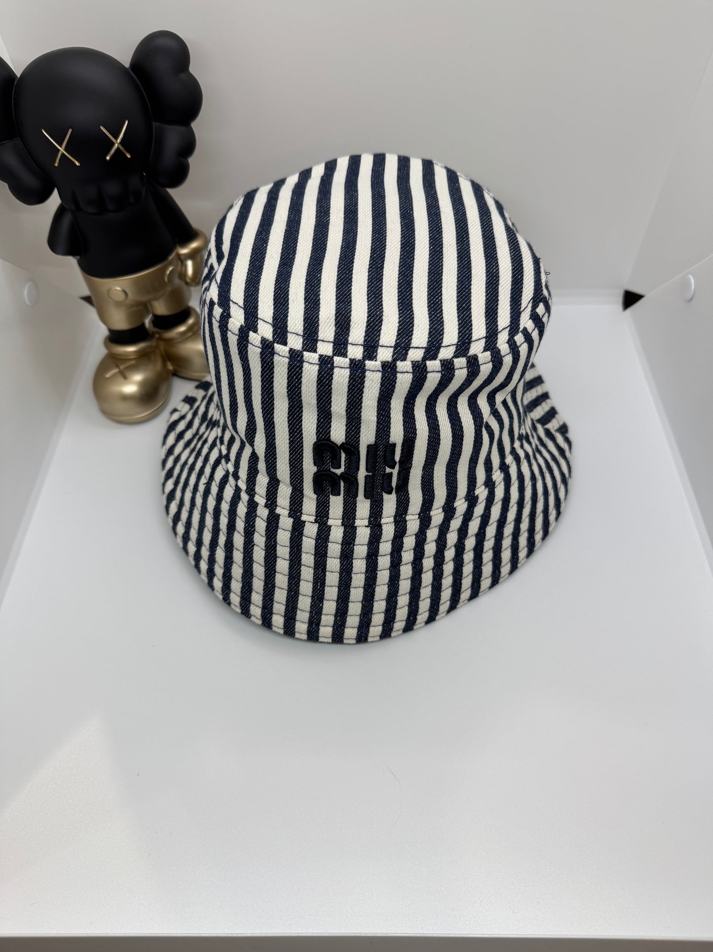 Miumiu reversible bucket hat