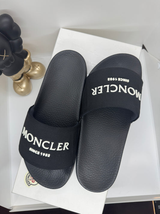 Moncler slides size 40