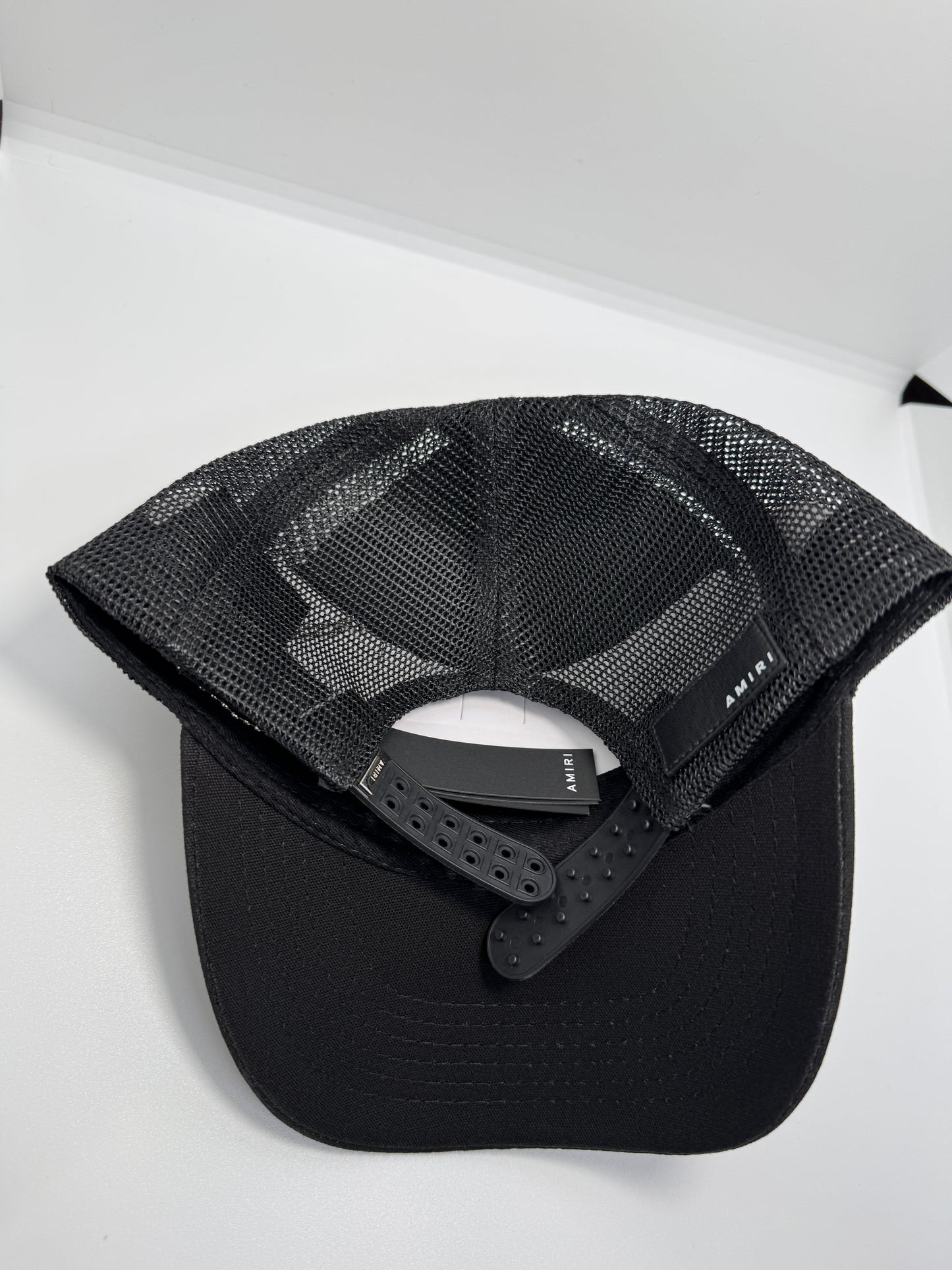 Amiri cap
