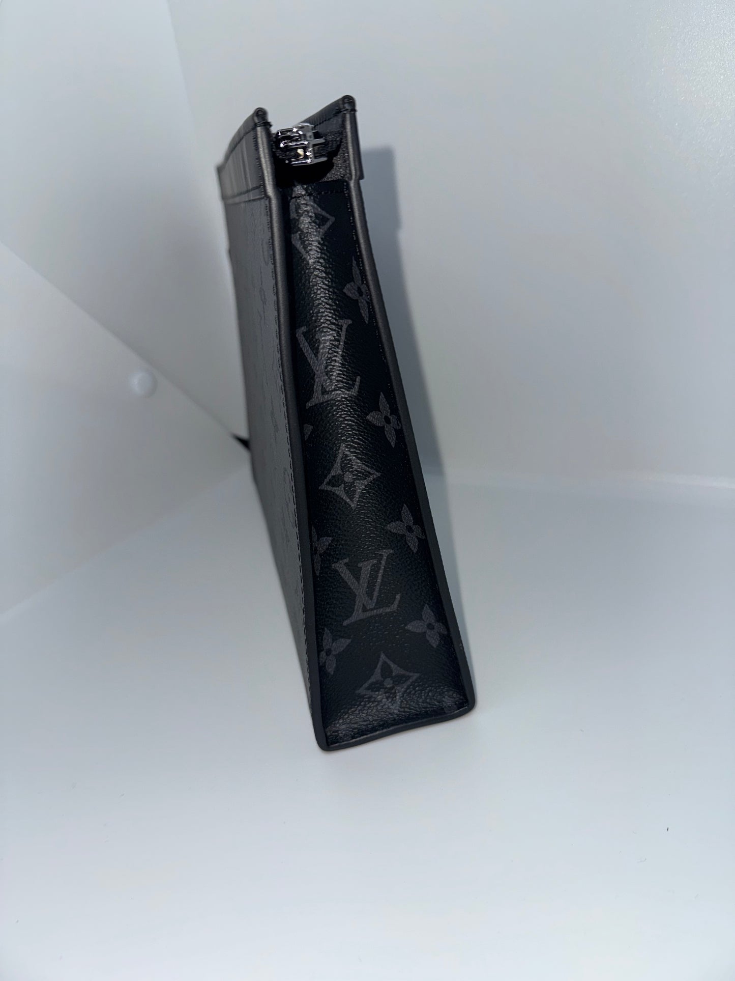 Pochette Voyage MM LV pouch