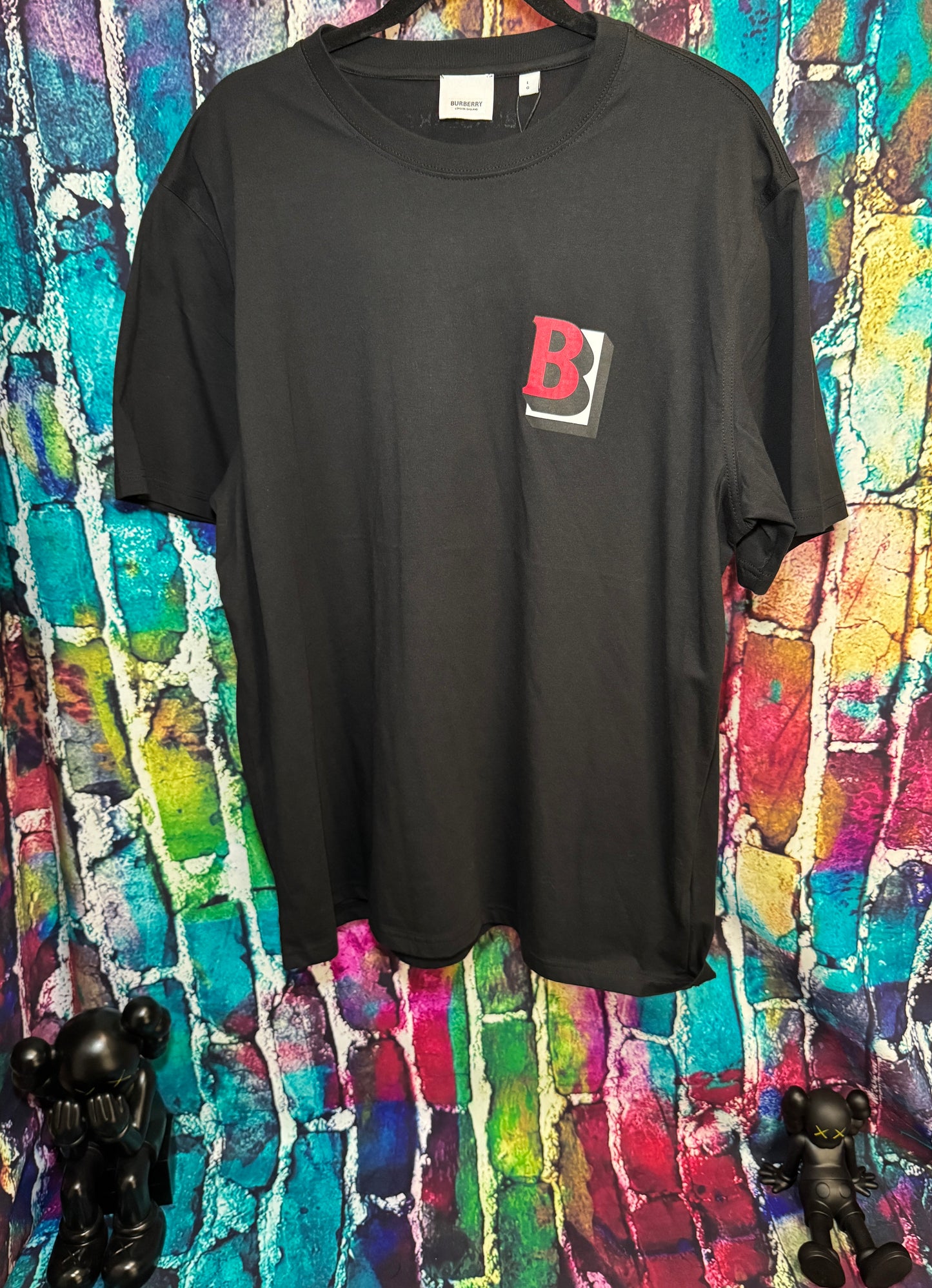 Burberry tee B logo